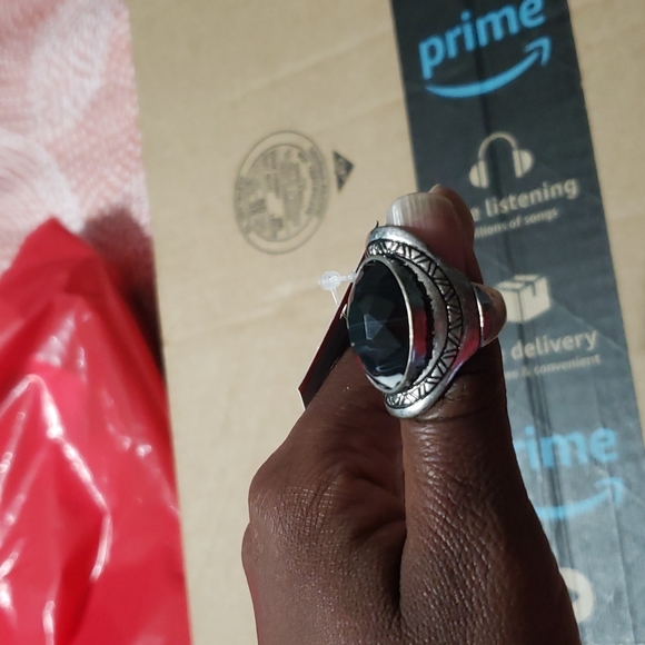 Ring - Picture 3 of 3